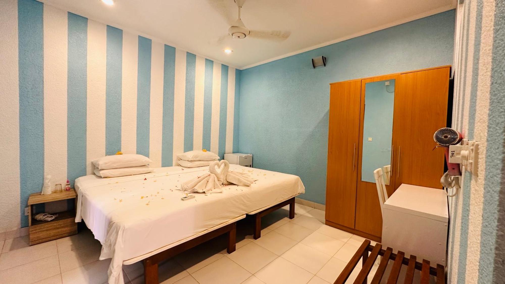 Midsummer Thulusdhoo Exterior photo
